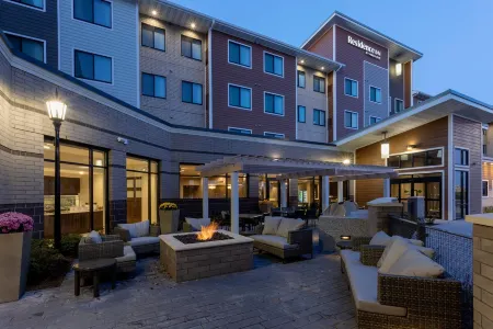 Residence Inn Minneapolis Maple Grove/Arbor Lakes Отели в г. Мейпл-Гров