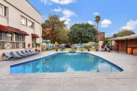 Protea Hotel Blantyre Ryalls - Pools