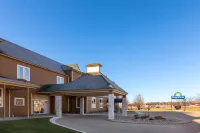 Days Inn by Wyndham Hutchinson Hôtels à : Comte de McLeod