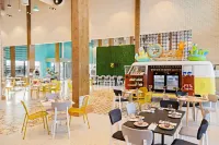 Fuwairit Kite Beach, Tapestry Collection by Hilton Hôtels à : Ash Shamal