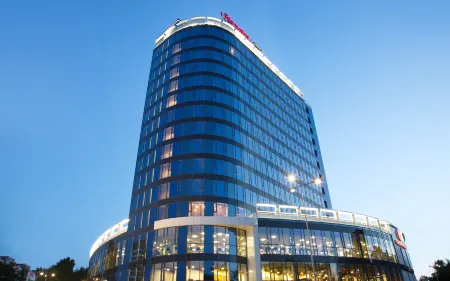Hampton by Hilton Nizhny Novgorod (Хэмптон Хилтон Нижний Новгород) Отели рядом с достопримечательностью «Нижегородский государственный технический университет им. Р.Е. Алексеева»