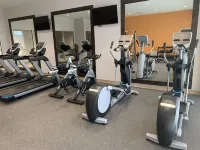 La Quinta Inn & Suites by Wyndham Kansas City Beacon Hill - Fitnessstudio