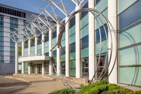 DoubleTree by Hilton Chicago - North Shore Conference Center Отели в г. Уилметт