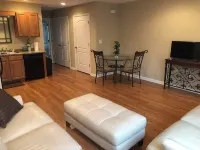 Cozy Quiet apartment in welcoming Elizabethtown with AC, WiFi
