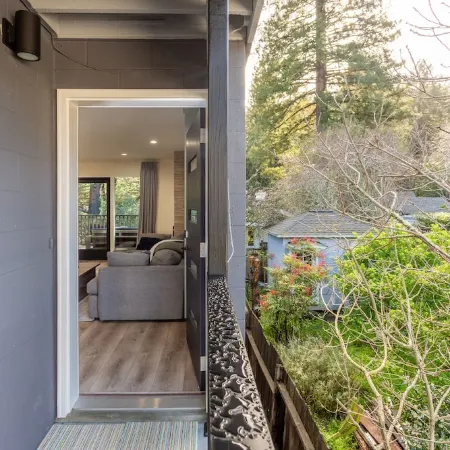 Family-friendly Modern Cozy Downtown Mill Valley Unit in San Francisco Bay Area