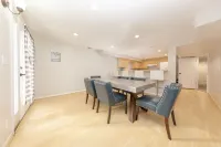 All Year Heated Pool, King Beds, Large Apartment,  Ski & Hiking,  Mountain View