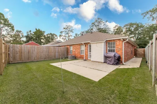 Charming 2-bedroom, 2bath home in lovely Hammond