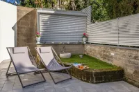 SMALL COURT MAISON
