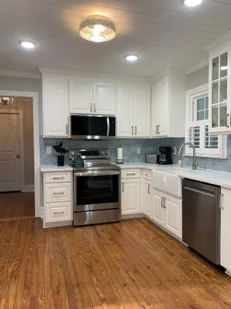 Location Location : Downtown Cary NC- Dog friendly, quaint, clean home