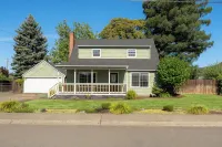 Stylish Escape - Chic & Cozy with Relaxing Backyard Hotels near Lowe's Garden Center