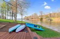 Dog Friendly, 370+ ft of Waterfront, Dock Access and Kayaks!