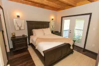 Home on Hills- NEW HOTTUB