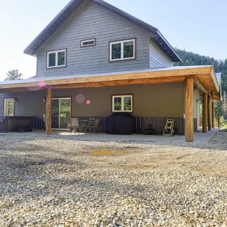 Lazy Dog Lodge, Hot Tub, AC & Activities Near Black Hills