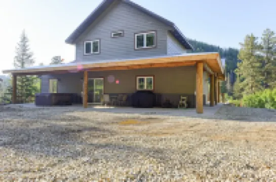 Lazy Dog Lodge, Hot Tub, AC & Activities Near Black Hills