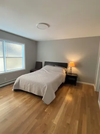 Beautiful 4BR Lake Front House