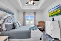 Min2Beach⛱️🌴6SeatGolfCart🔆OceanViewPools🌊BeachEquip, 🔥 Lg Patio&Firepit❤️🦮