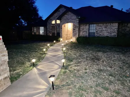 Large 4-bd 3 bath home + bonus room. Dogs are welcome w/fee. Sleeps 16+