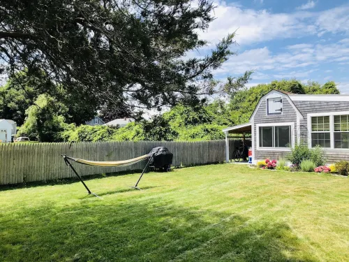 Cozy, clean, relaxing beach cottage awaits you!!