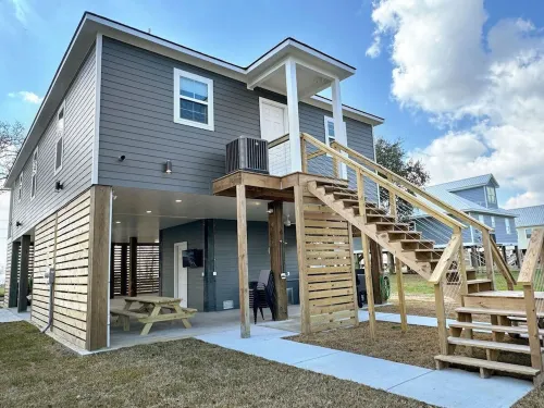 Beautiful Beach Views Sleeps 8