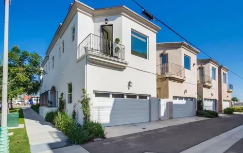 5-Star Family Getaway ~ Splendid Ocean Views ~ Walk to Beach فنادق في أوسيانسيدي