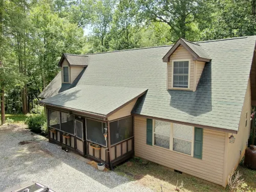 4 Bedroom House (Sleeps 10) All the Amenities of Rumbling Bald Resort!