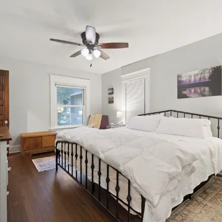 Historic Urban Retreat Fit for a KING!