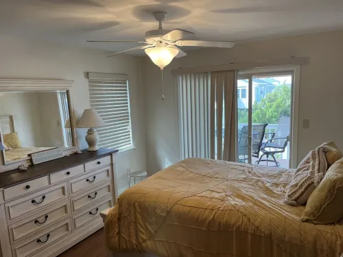 Water front Canal house south end topsail island boatswimdock and beach access