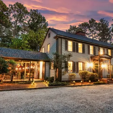 Your Private Clubhouse with Golf Simulator and Pool