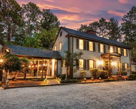 Your Private Clubhouse with Golf Simulator and Pool Hotels in Pinehurst