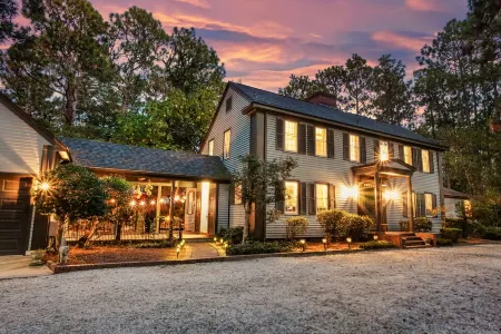 Your Private Clubhouse with Golf Simulator and Pool