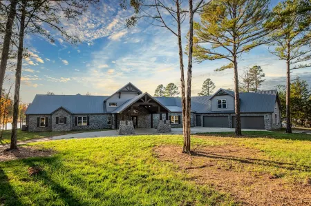 Gorgeous Mountain Lodge on Privately-Owned Lake - Sleeps 30!