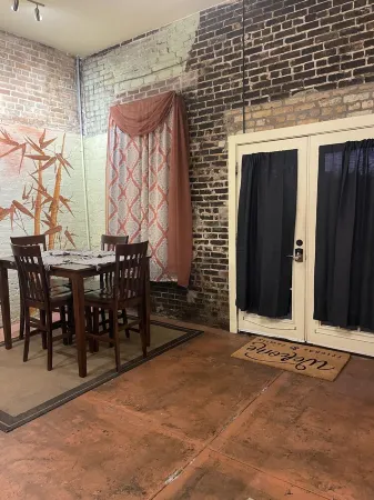 Historical Downtown Leesville/Fort Polk sleeps 4
