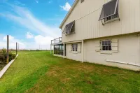 Oceanfront Private Home on Folly Beach! Screened Porch & Open Sundeck! Hotels near Folly Beach