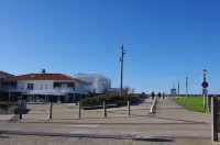 Cozy Appart 150 m from the beach with balcony + Parking