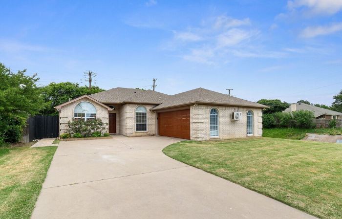 Hidden Gem in Fort Worth with Hot Tub & Mini Golf