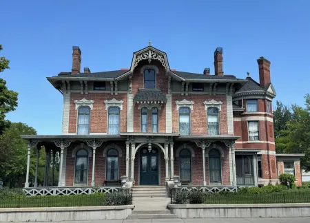 Now available for 1-Day Holiday Events! Message for more information 🏰🌲🥂