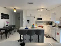 3-Bedroom Home With Heated Pool And Short Drive To The Beaches.