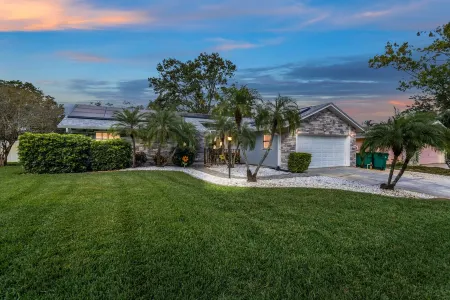 Coastal Escape: Heated Salt Pool & Beaches, Bowling, Mini Golf - Kids’ Paradise