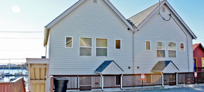 Comfort and Convenience in Downtown Sitka - Suite B Отели в г. Ситка