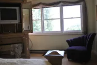 Seclusion on a Horse Farm - Million Dollar View - Ride - Hike - Fish - Sauna Hotels in Bald Mountain