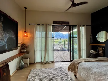 The LONEWEST Retreat in the Eastern Mountain Sierras