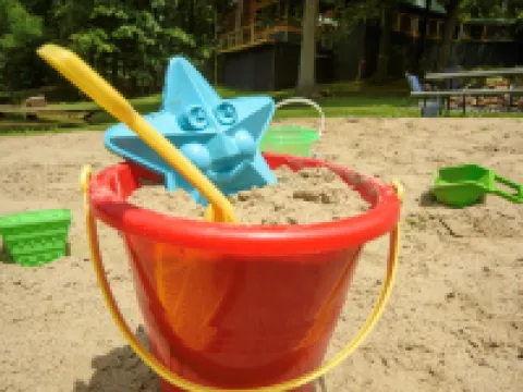 HotTub! FirePit, Private 2.5 acre Pond, 2 Kayaks! GameRoom! Slps12+ Hotels in Stokes