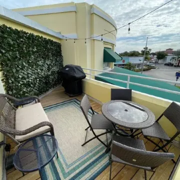 Osceola's Balcony #7