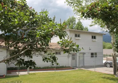 NEW!! Arch Studio at Yellowstone Park Entrance- 2 Minute Drive to Park Entrance Hotels near Roosevelt Arch