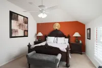 ★ Luxurious Two-Story Home ★ Near La Cantera/Rim