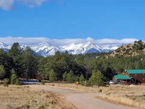 Dog Friendly, Cozy 3 Bdrm Cabin in the Woods