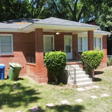 Rose Hill Charmer - 2 bedroom 20 mins from FT Benning Отели в г. Колумбус