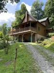 Sky Dog Pet Friendly Home Dupont Brevard Hiking Mountain Biking Porch Waterfalls