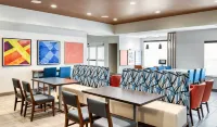 Holiday Inn Express & Suites GREEN BAY EAST by IHG - breakfast