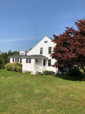 Charming 1870 cape cottage in Litchfield